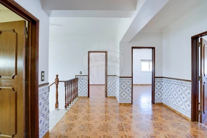 Moradia T9 para Venda em Santa Iria de Azoia, São João da Talha e Bobadela