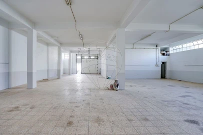 Moradia T9 para Venda em Santa Iria de Azoia, São João da Talha e Bobadela