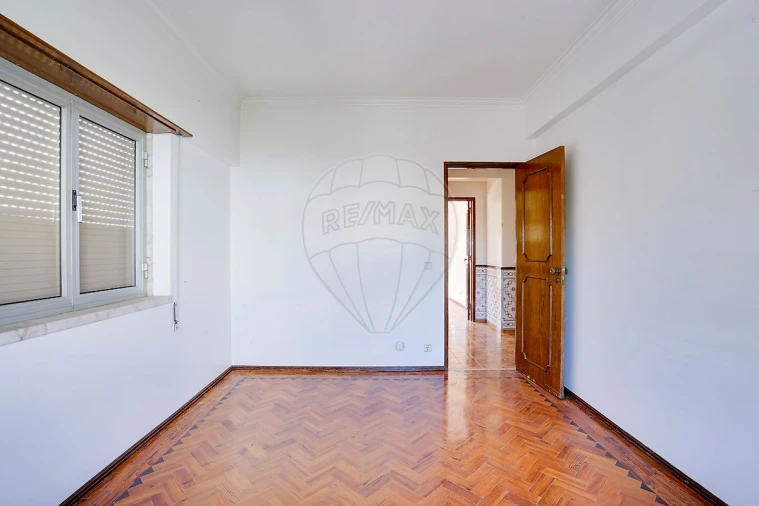 Moradia T9 para Venda em Santa Iria de Azoia, São João da Talha e Bobadela Foto 36