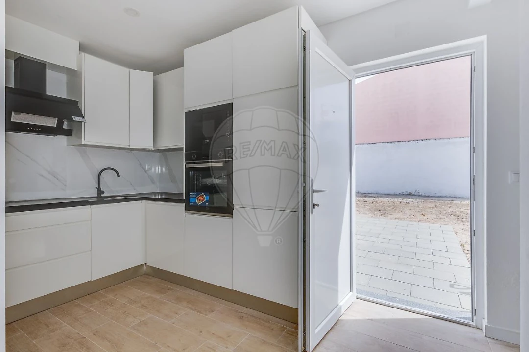 Moradia T3 para Venda em Santa Maria, São Pedro e Matacães Foto 13
