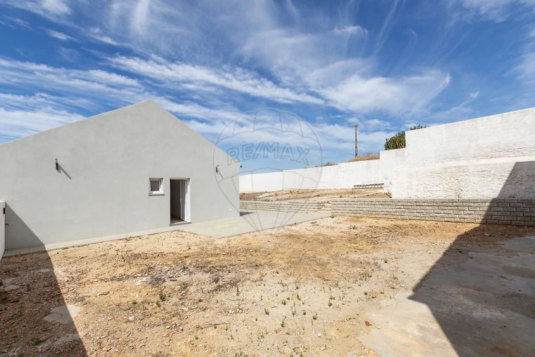 Moradia T3 para Venda em Santa Maria, São Pedro e Matacães Foto 36