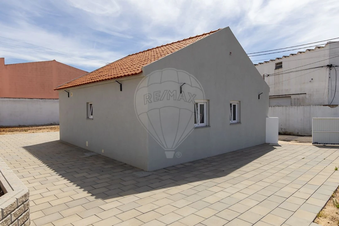 Moradia T3 para Venda em Santa Maria, São Pedro e Matacães Foto 31