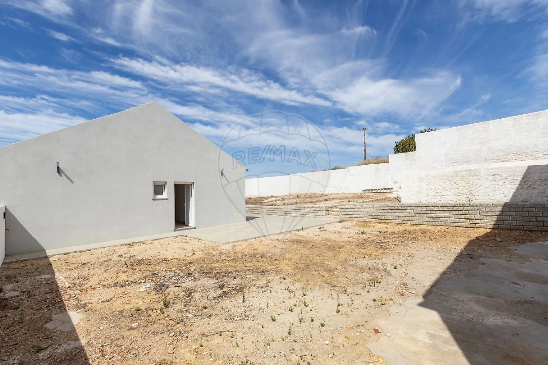 Moradia T3 para Venda em Santa Maria, São Pedro e Matacães Foto 36