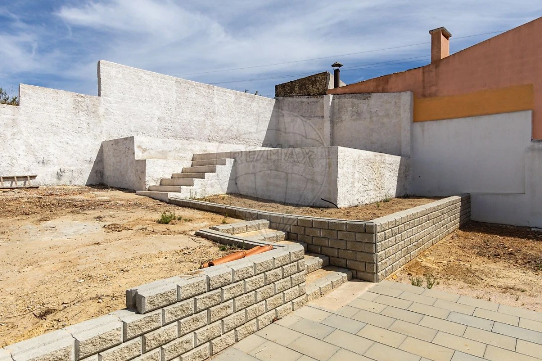 Moradia T3 para Venda em Santa Maria, São Pedro e Matacães Foto 40