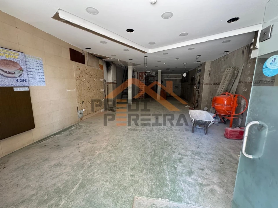 Loja para Arrendamento em Odivelas Foto 1