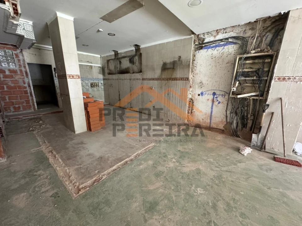 Loja para Arrendamento em Odivelas Foto 4