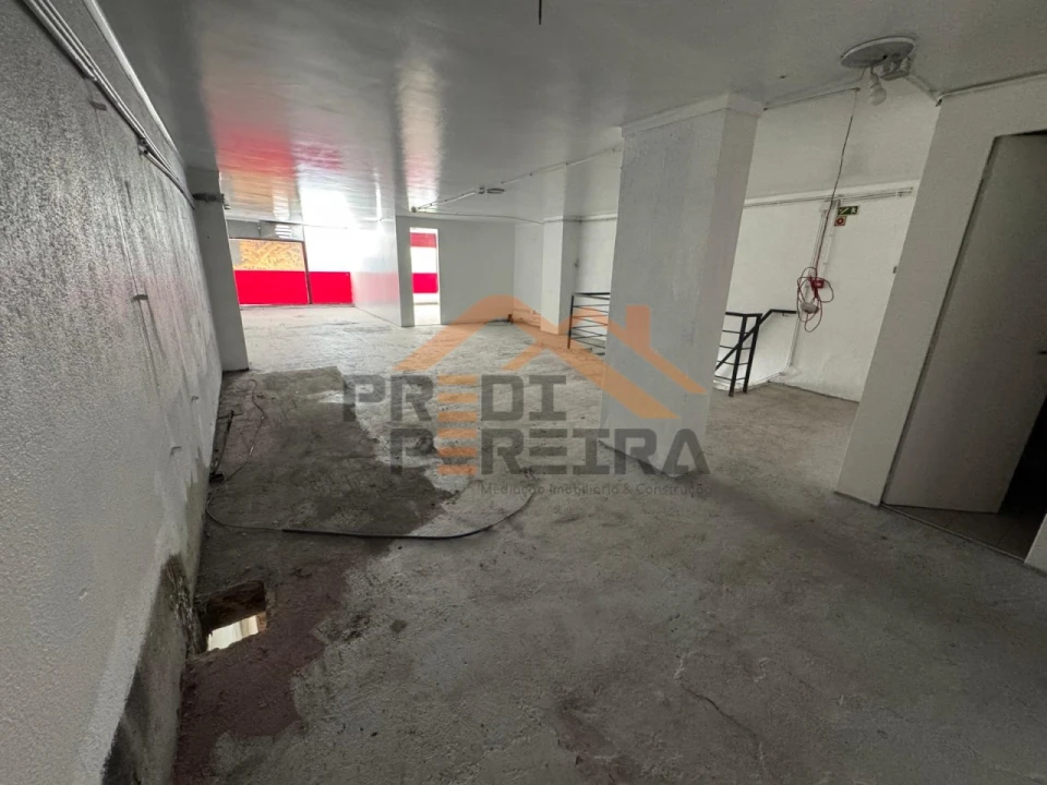 Loja para Arrendamento em Odivelas Foto 12