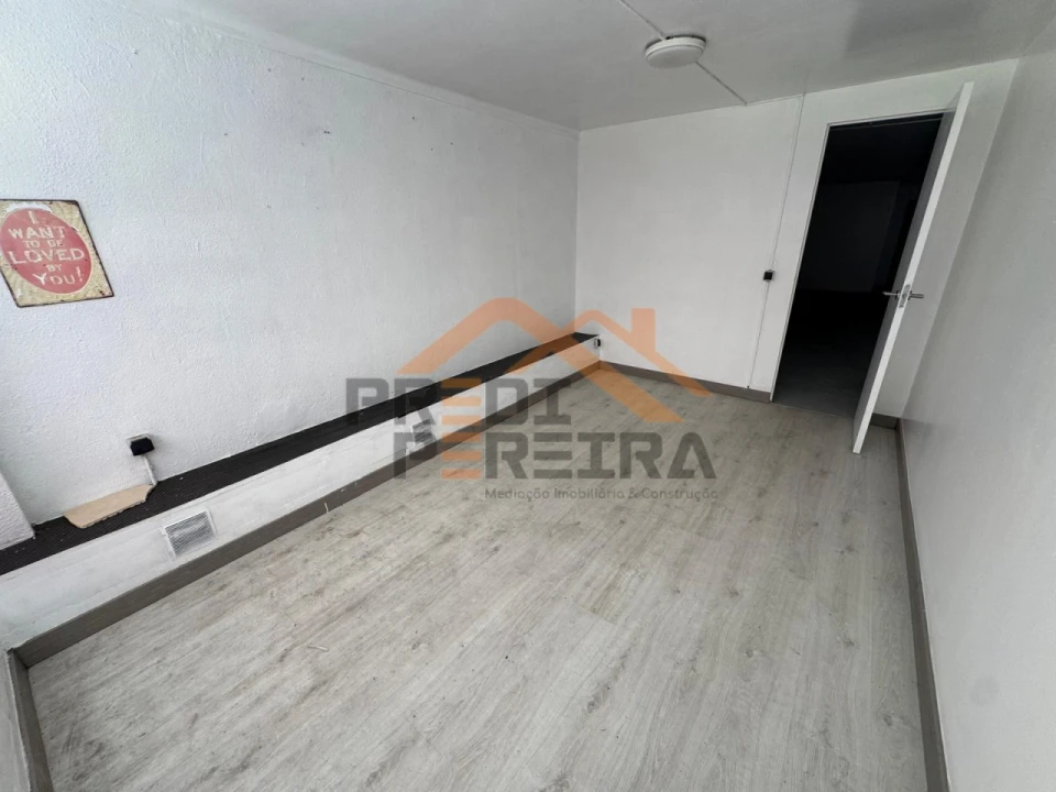 Loja para Arrendamento em Odivelas Foto 16