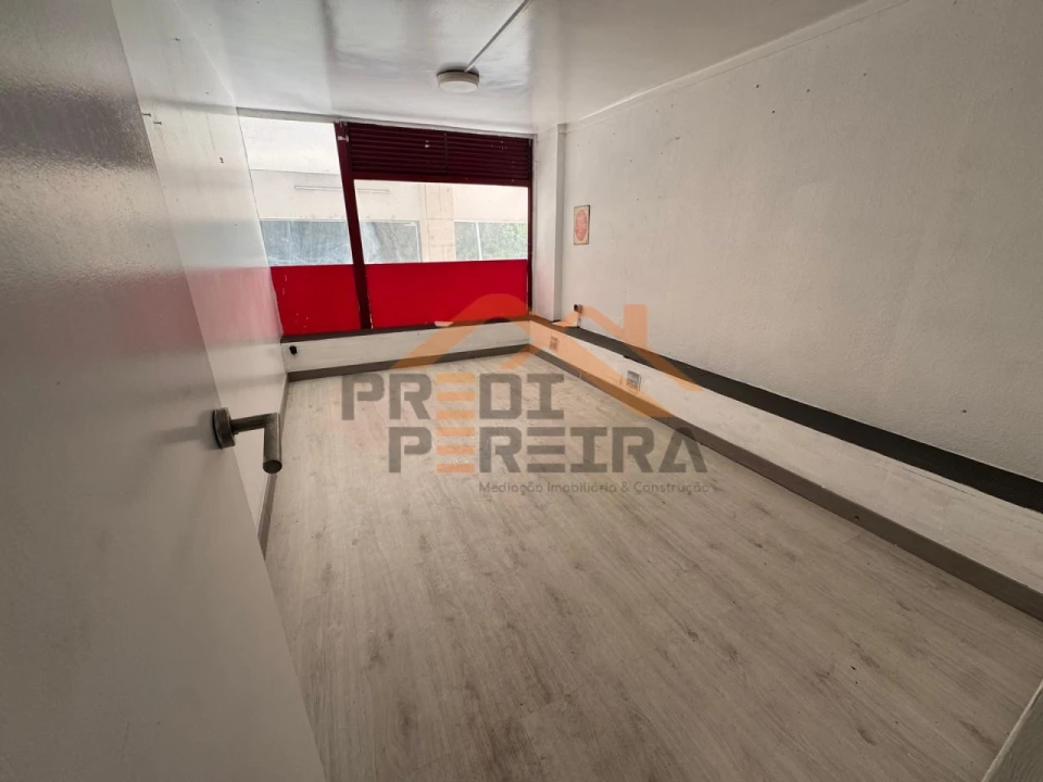 Loja para Arrendamento em Odivelas Foto 15