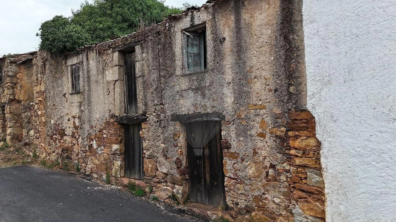 Moradia T1 para Venda em Carapinha Foto 31