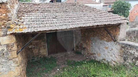 Moradia T1 para Venda em Carapinha