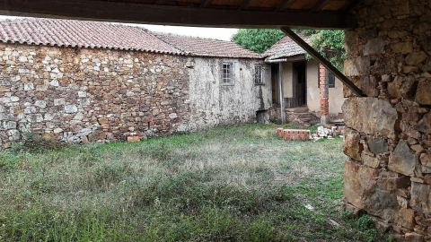 Moradia T1 para Venda em Carapinha
