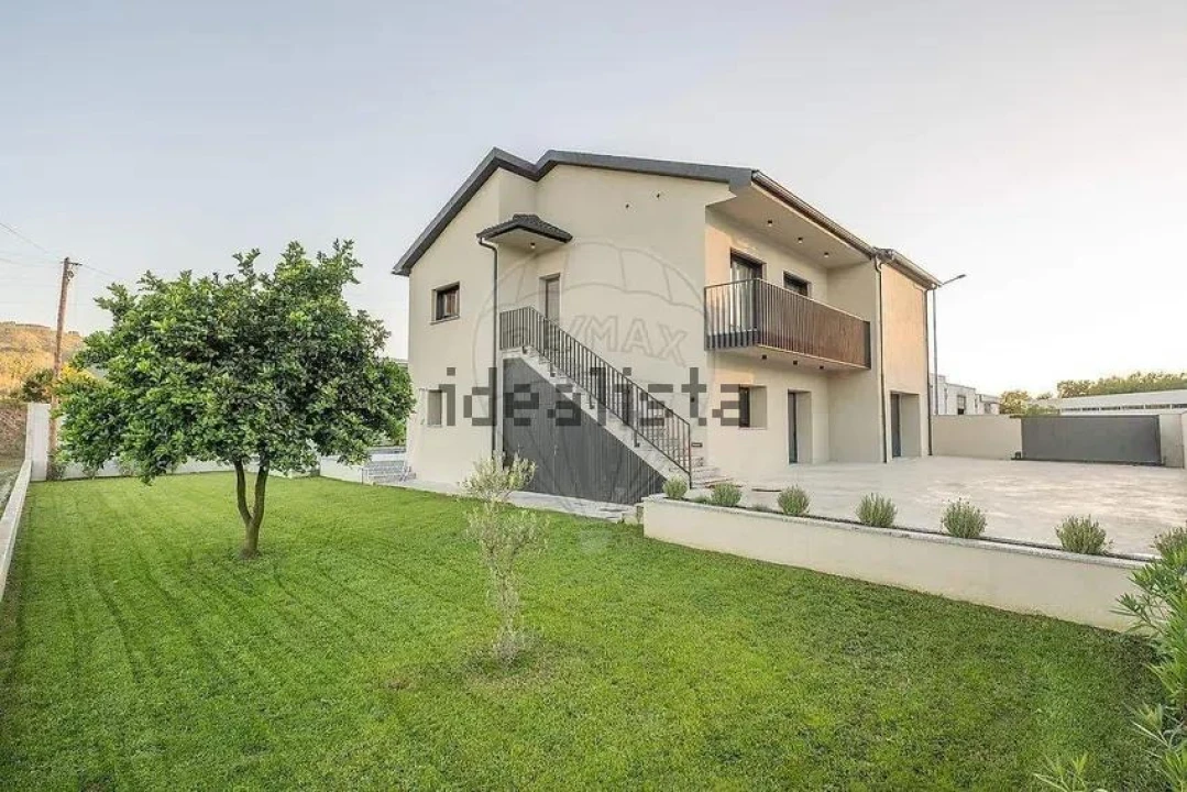 Moradia T3 para Venda em Taide Foto 37