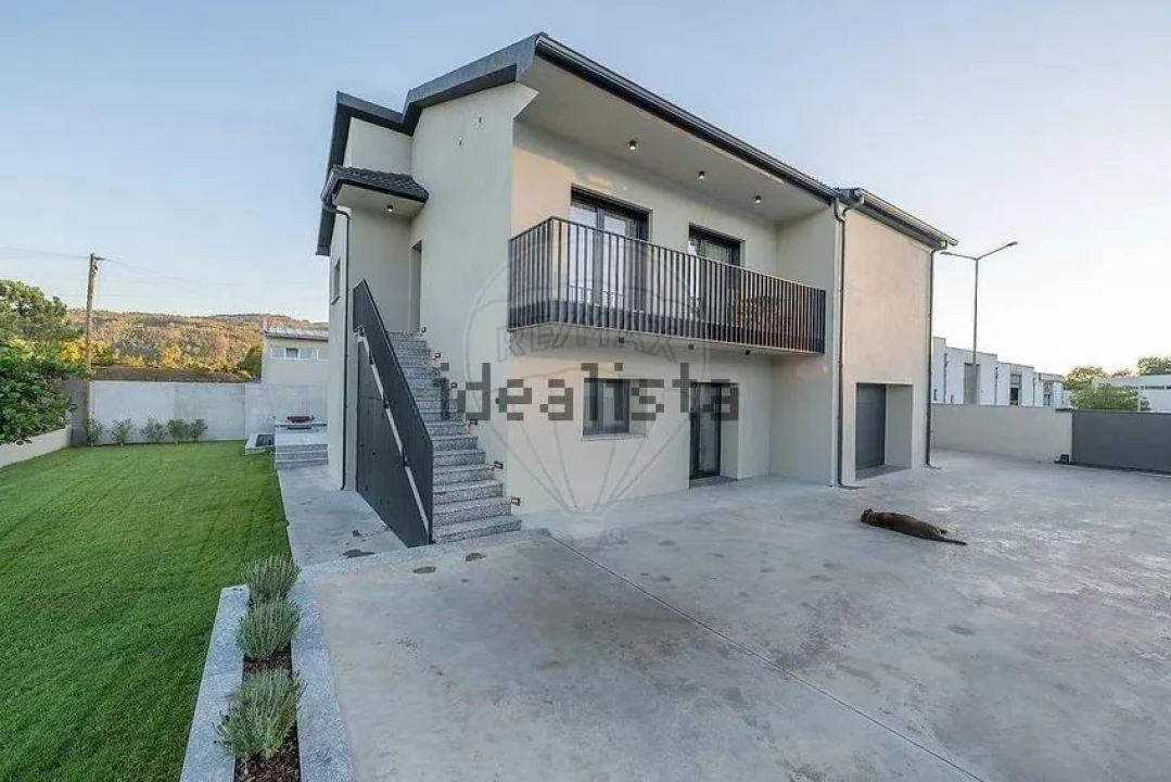 Moradia T3 para Venda em Taide Foto 40