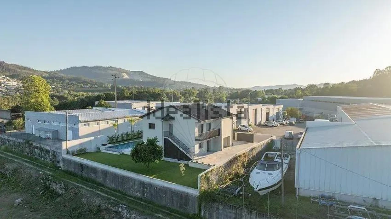Moradia T3 para Venda em Taide Foto 46