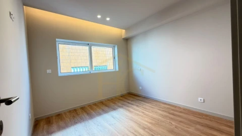 Apartamento T3 para Venda em Póvoa de Varzim, Beiriz e Argivai