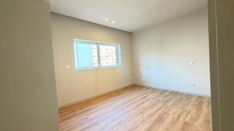 Apartamento T3 para Venda em Póvoa de Varzim, Beiriz e Argivai