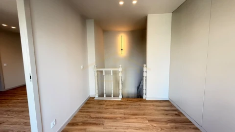 Apartamento T3 para Venda em Póvoa de Varzim, Beiriz e Argivai