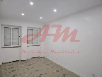 Apartamento T3 para Venda em Falagueira-Venda Nova