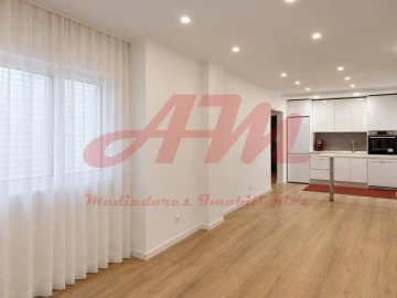 Apartamento T3 para Venda em Falagueira-Venda Nova