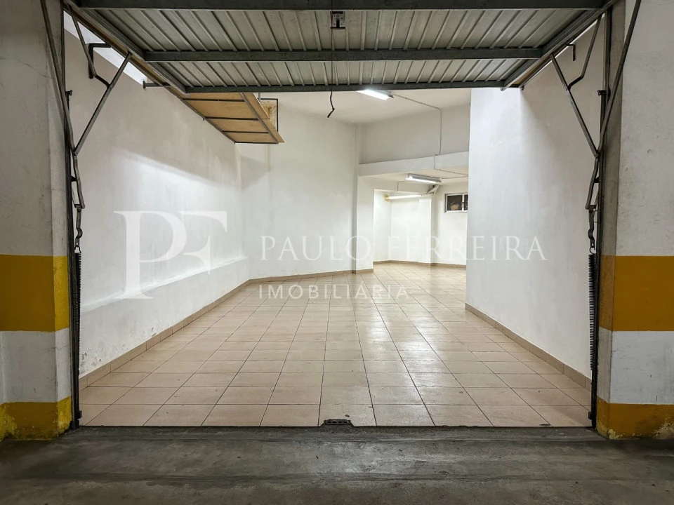 Garagem para Arrendamento em Vila Nova de Famalicão e Calendário Foto 2