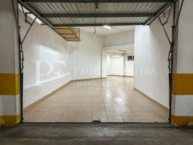 Garagem para Arrendamento em Vila Nova de Famalicão e Calendário Foto 2