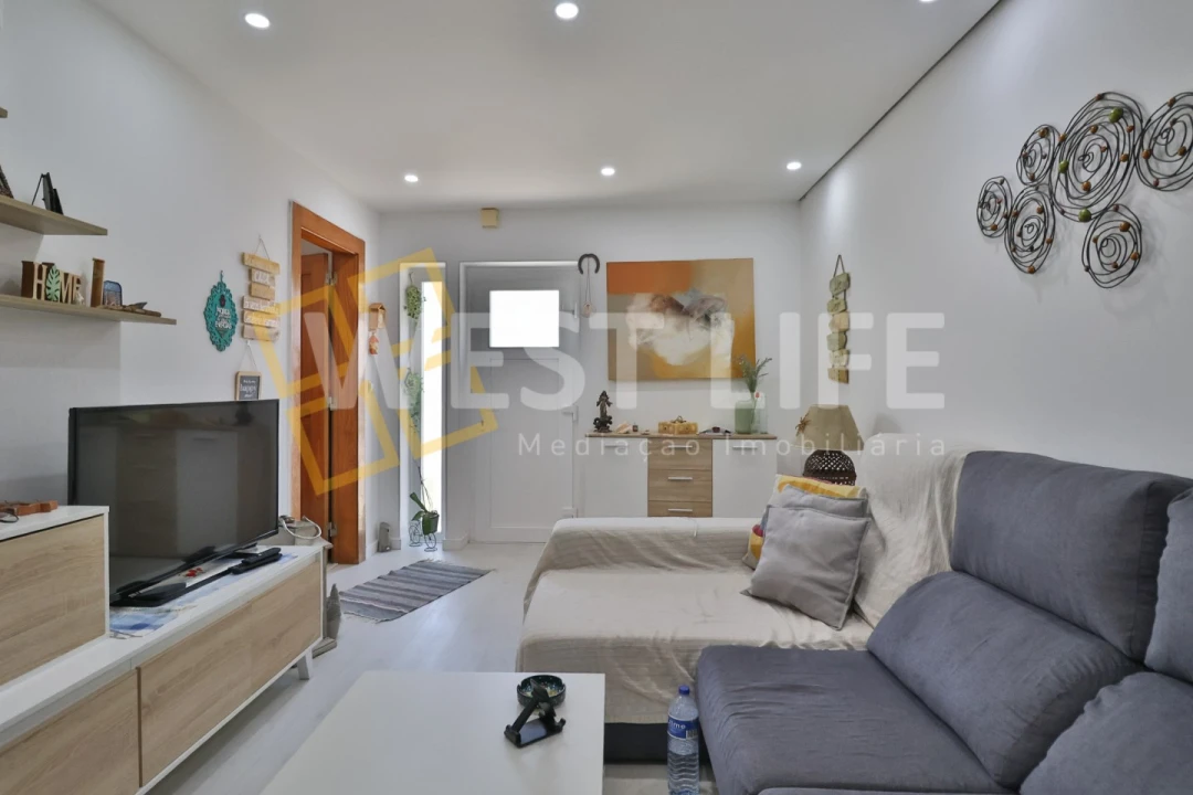 Moradia T2 para Venda em Azueira e Sobral da Abelheira Foto 5
