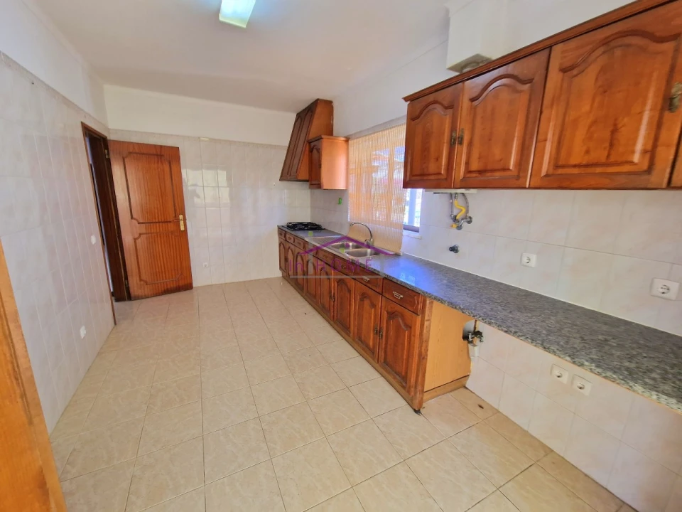 Moradia T4 para Venda em Portimão Foto 4
