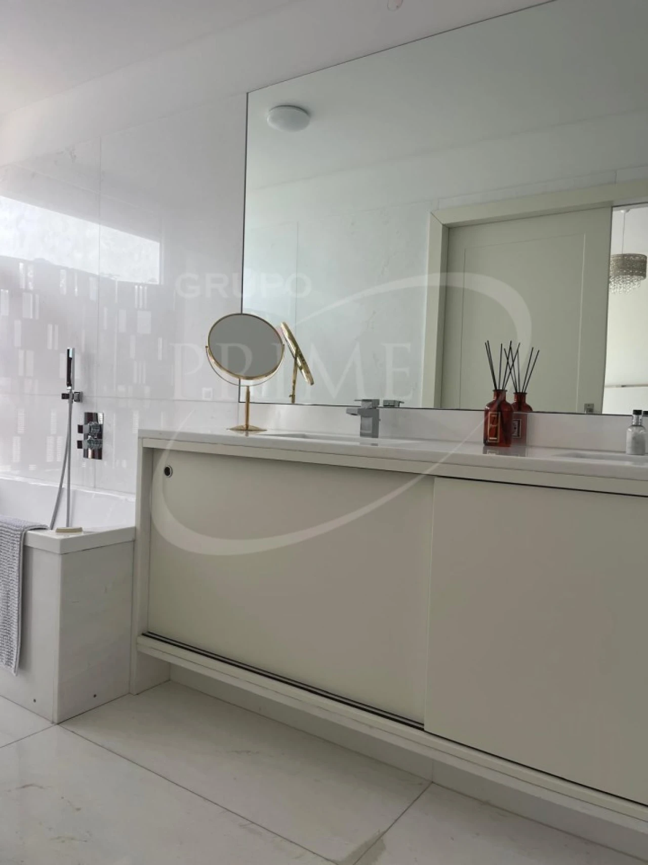 Apartamento T5 para Arrendamento em Lordelo do Ouro e Massarelos Foto 11