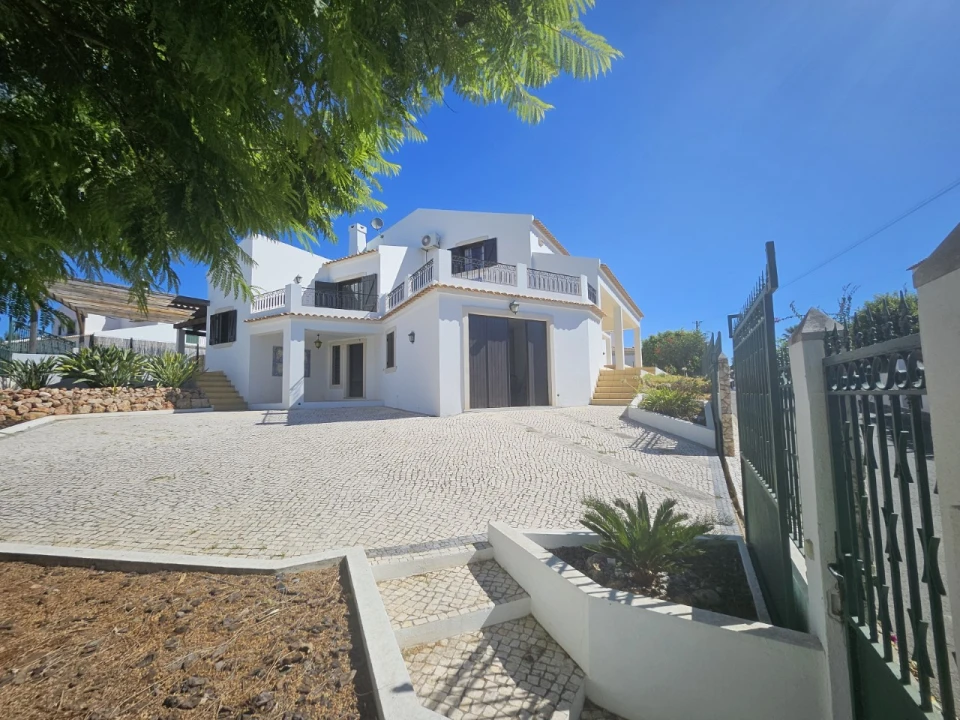 Moradia T4 para Venda em Tavira (Santa Maria e Santiago) Foto 1