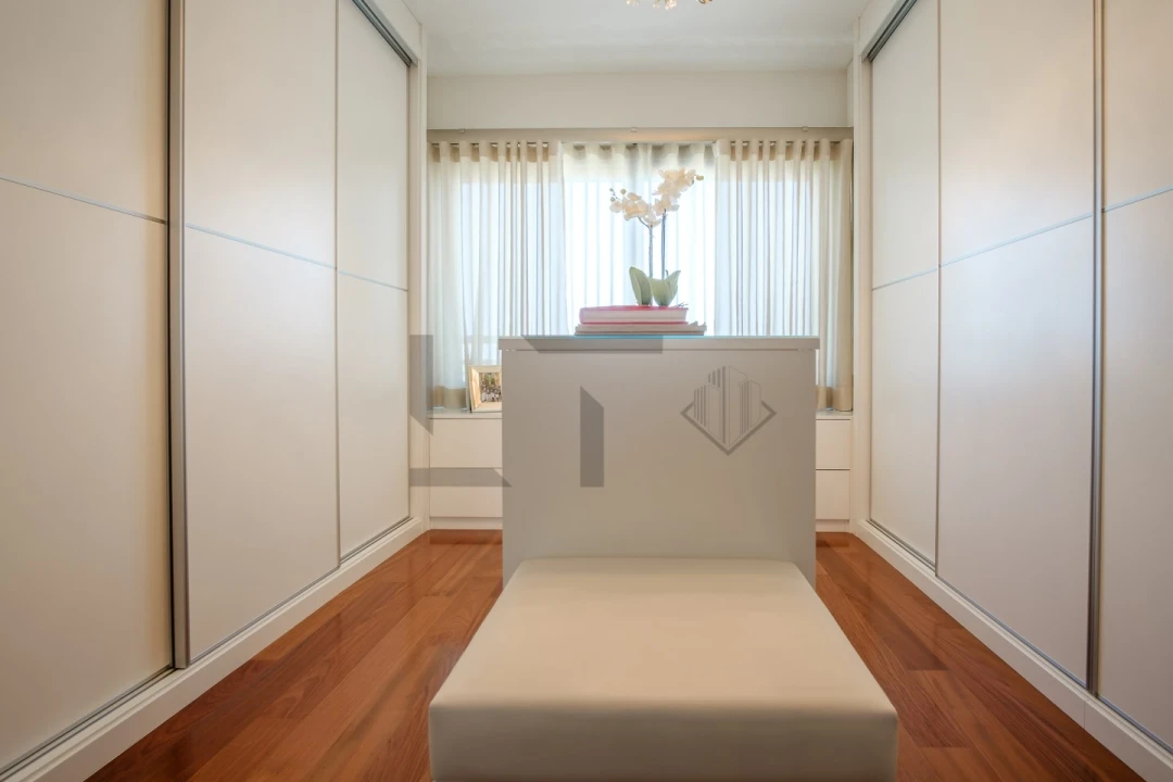 Apartamento T5 para Venda em Alvalade Foto 10