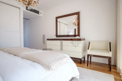 Apartamento T5 para Venda em Alvalade