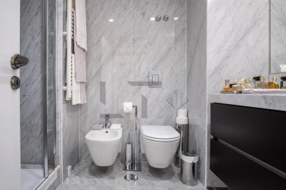 Apartamento T5 para Venda em Alvalade