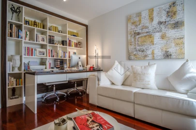 Apartamento T5 para Venda em Alvalade