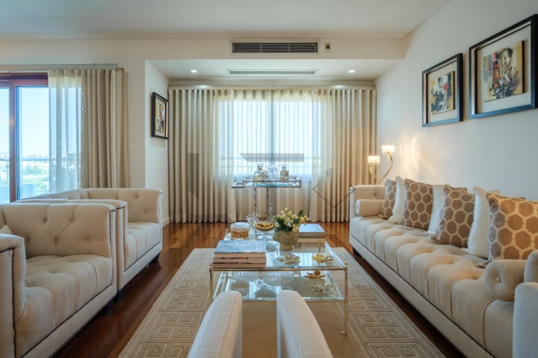 Apartamento T5 para Venda em Alvalade Foto 4