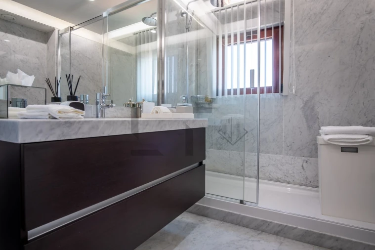 Apartamento T5 para Venda em Alvalade Foto 24