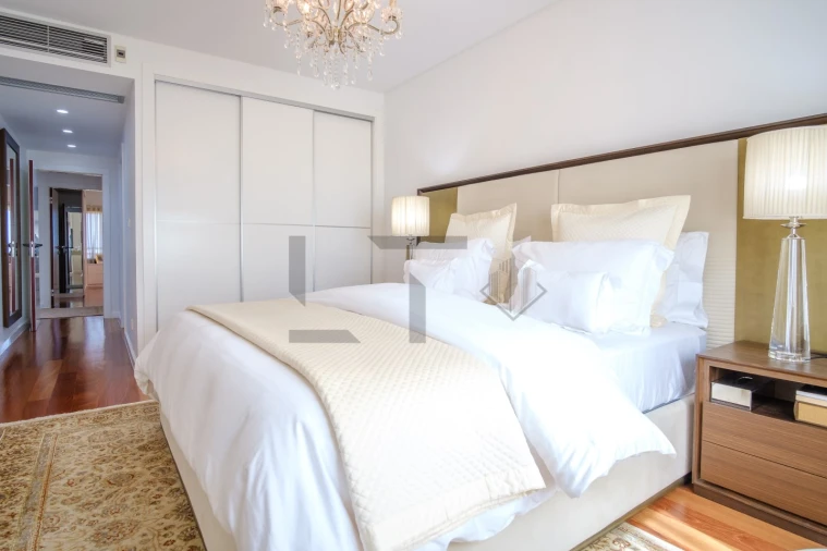 Apartamento T5 para Venda em Alvalade Foto 40