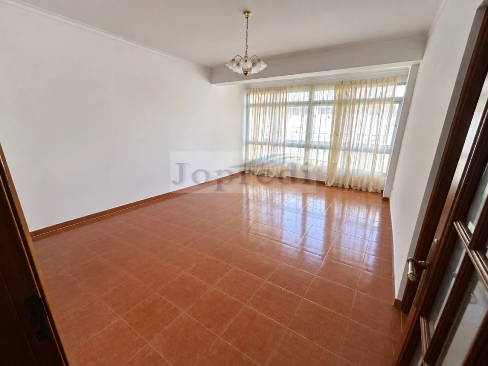 Apartamento T3 para Venda em Algés, Linda-A-Velha e Cruz Quebrada-Dafundo Foto 1
