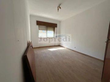 Apartamento T3 para Venda em Algés, Linda-A-Velha e Cruz Quebrada-Dafundo