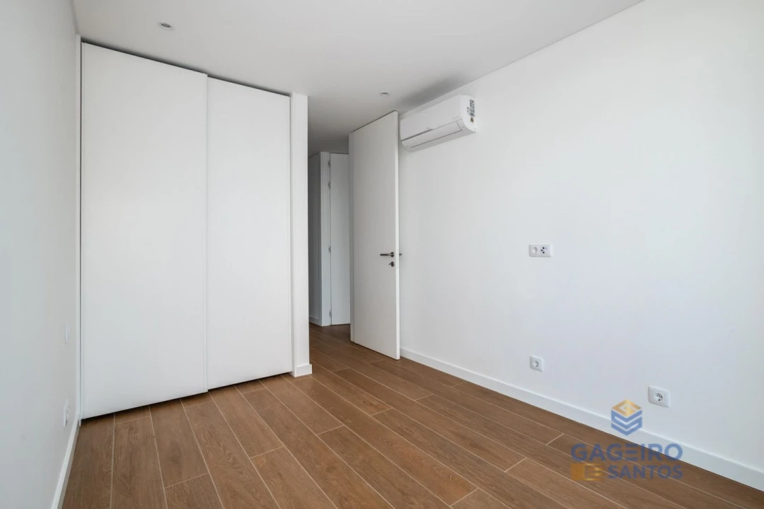 Apartamento T3 para Venda em São Martinho do Porto Foto 16