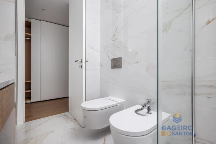 Apartamento T3 para Venda em São Martinho do Porto Foto 12