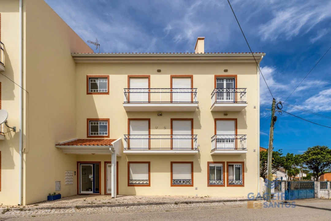Apartamento T1 para Arrendamento em Alfeizerão Foto 1