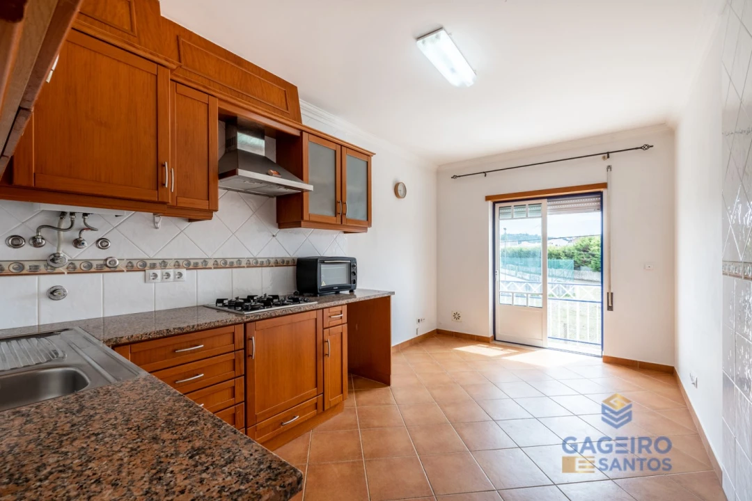Apartamento T1 para Arrendamento em Alfeizerão Foto 6