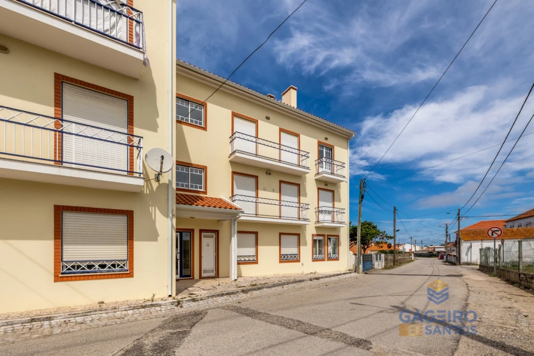 Apartamento T1 para Arrendamento em Alfeizerão Foto 15