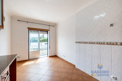 Apartamento T1 para Arrendamento em Alfeizerão