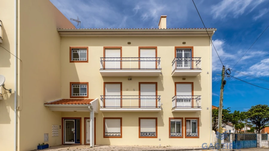 Apartamento T1 para Arrendamento em Alfeizerão