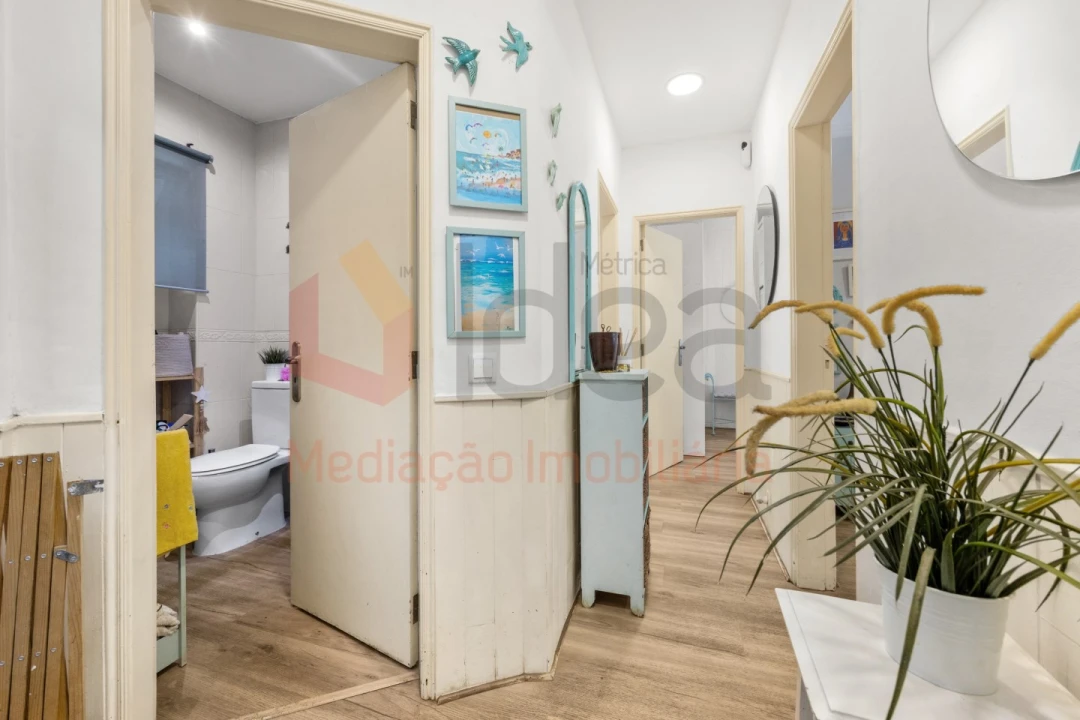 Apartamento T2 para Venda em Caparica e Trafaria Foto 4