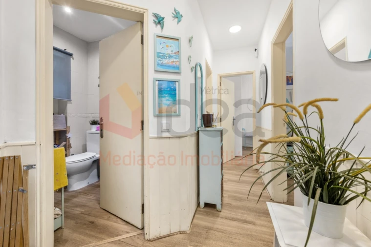 Apartamento T2 para Venda em Caparica e Trafaria Foto 4