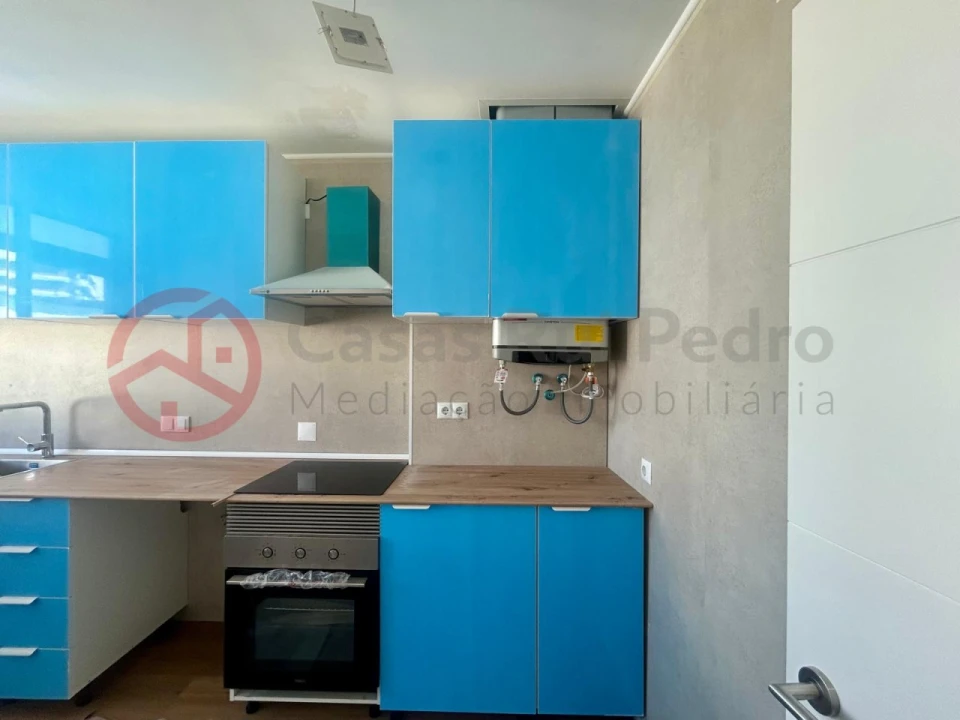 Apartamento T3 para Venda em Almada, Cova da Piedade, Pragal e Cacilhas Foto 3