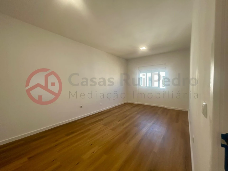 Apartamento T3 para Venda em Almada, Cova da Piedade, Pragal e Cacilhas Foto 6